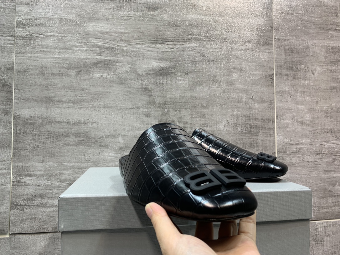 Balenciaga Slippers L-s