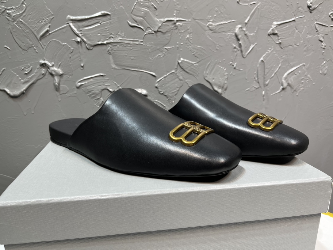 Balenciaga Slippers L-s