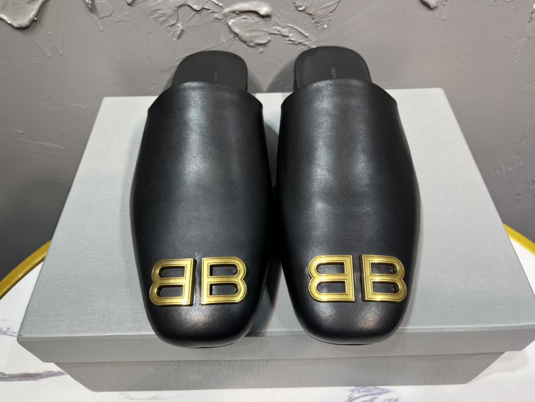 Balenciaga Slippers L-s
