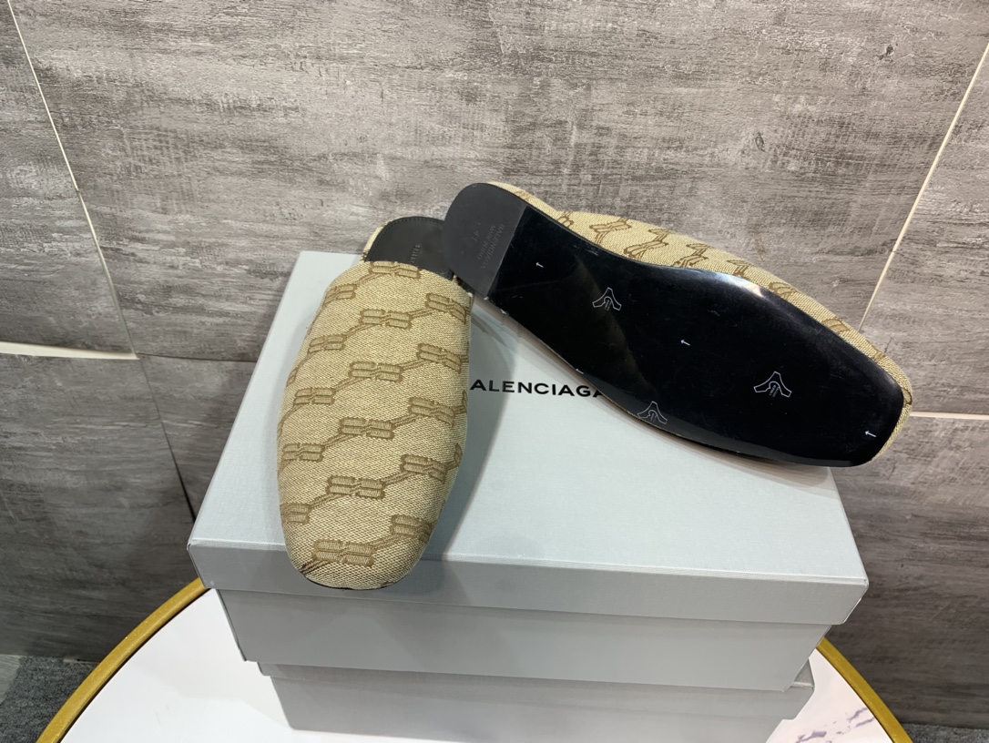 Balenciaga Slippers L-s