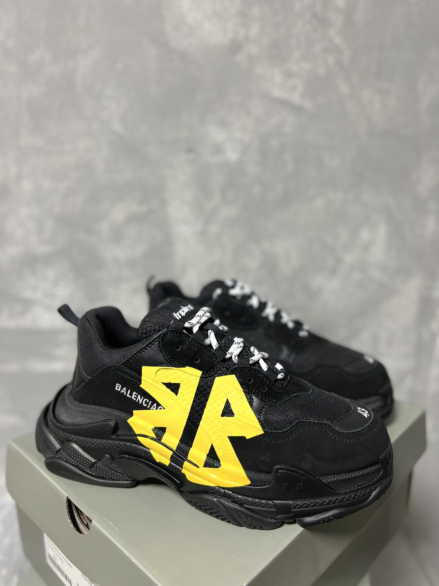 Balenciaga Couple Basic Shoes L-s