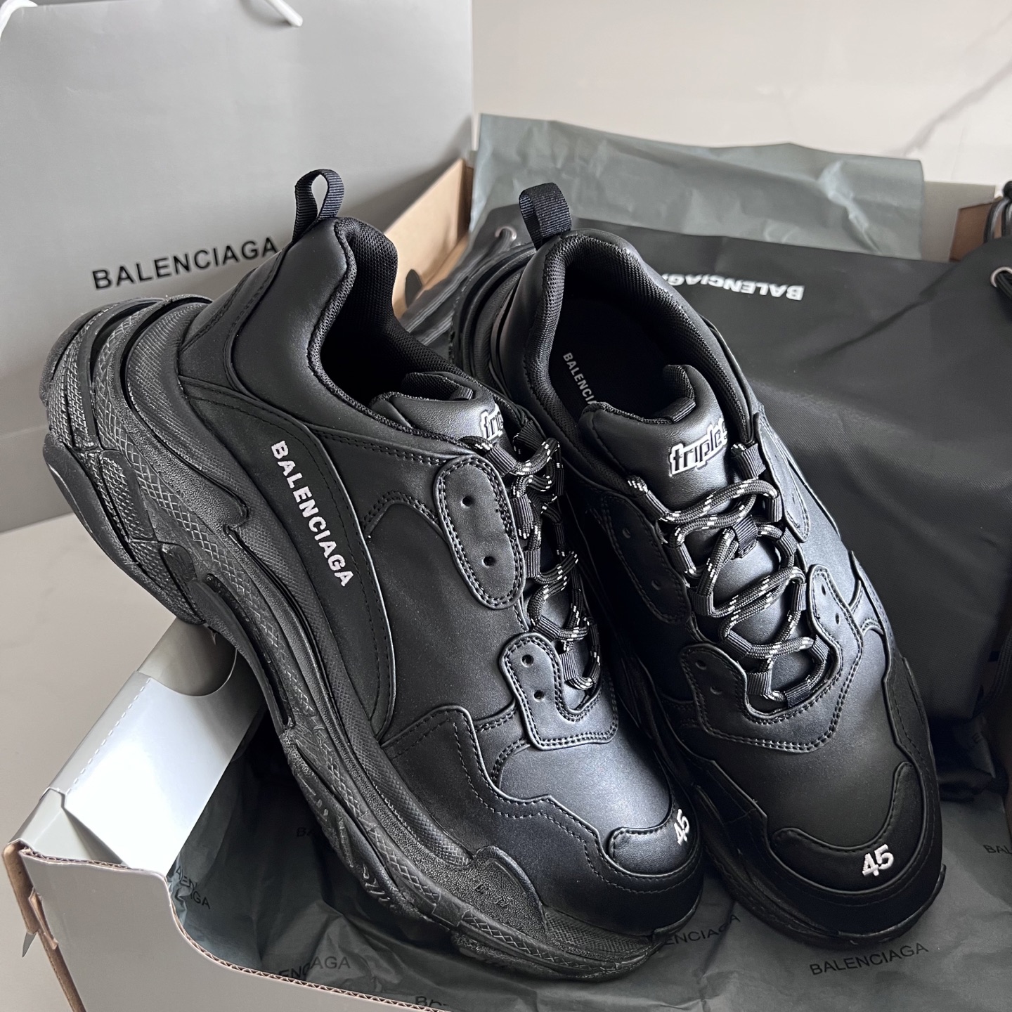 Balenciaga Couple Basic Shoes L-s