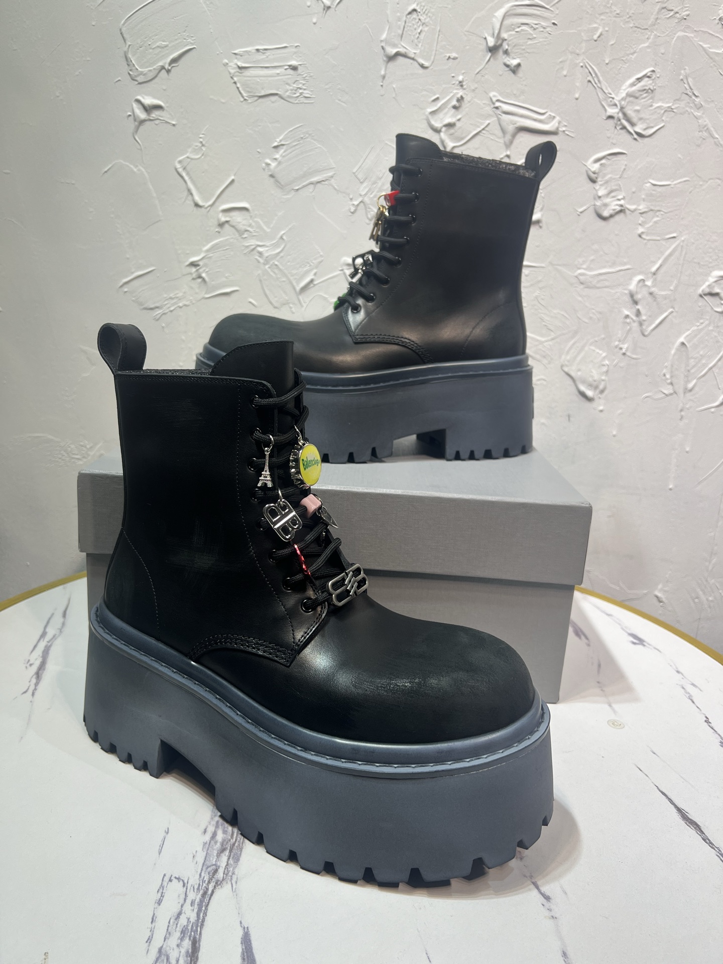 Dr. Martens Male Boots Cow Leather Black M-l-s