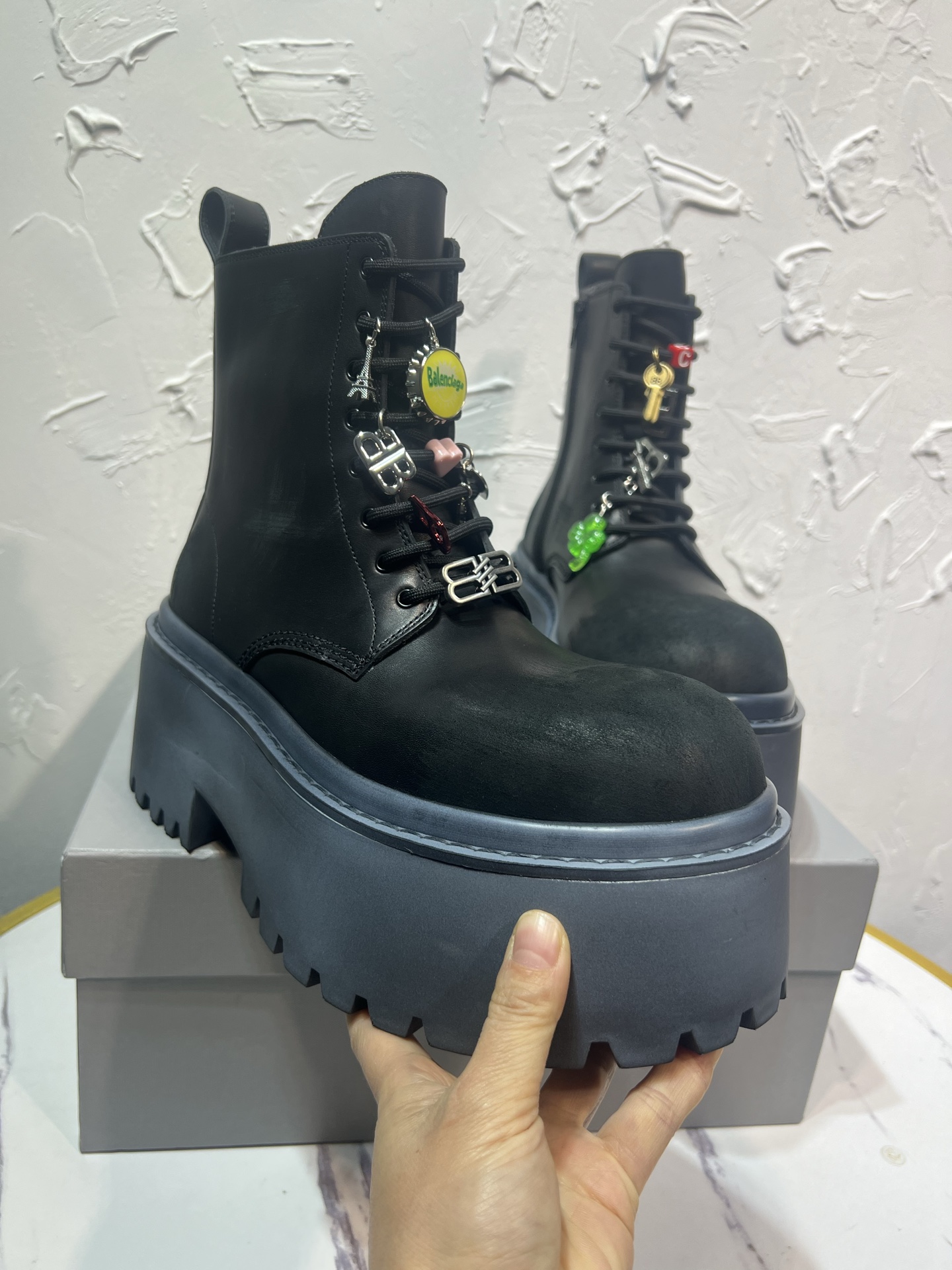 Dr. Martens Male Boots Cow Leather Black M-l-s