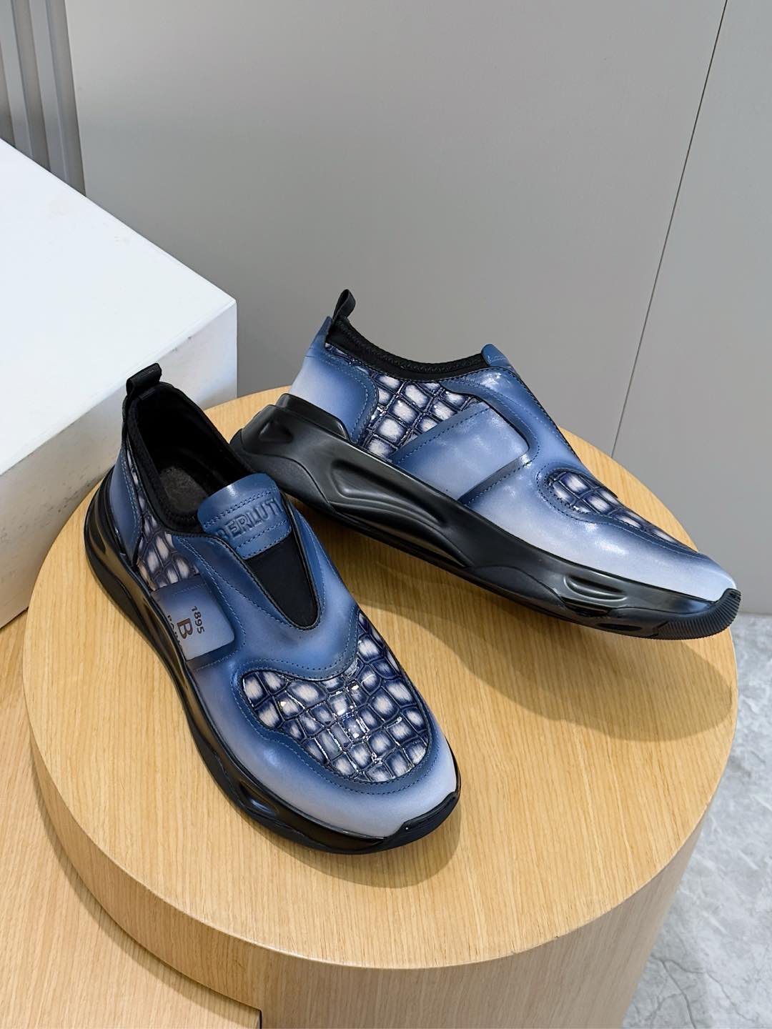 Calvin Klein Male Sneakers L-s