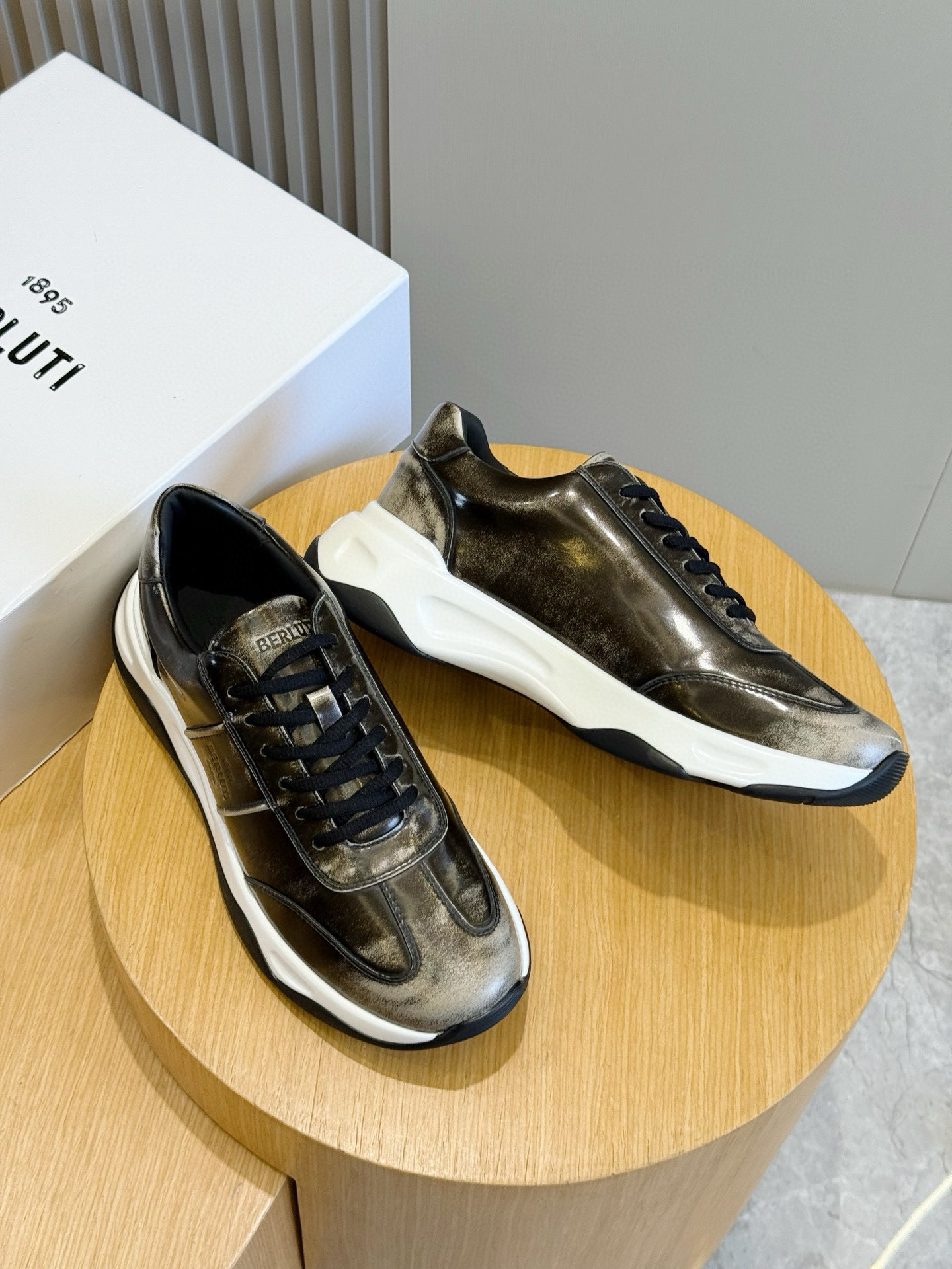 Calvin Klein Male Sneakers L-s