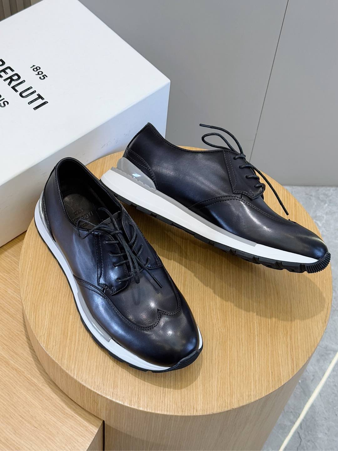 Calvin Klein Male Sneakers L-s