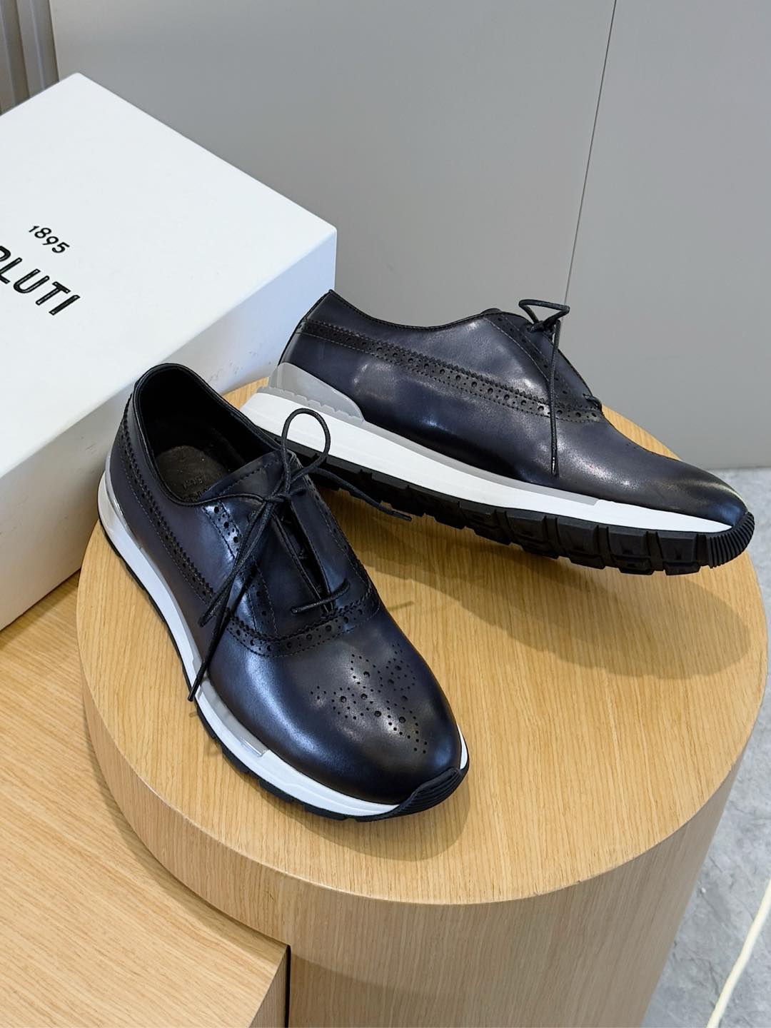 Calvin Klein Male Sneakers L-s