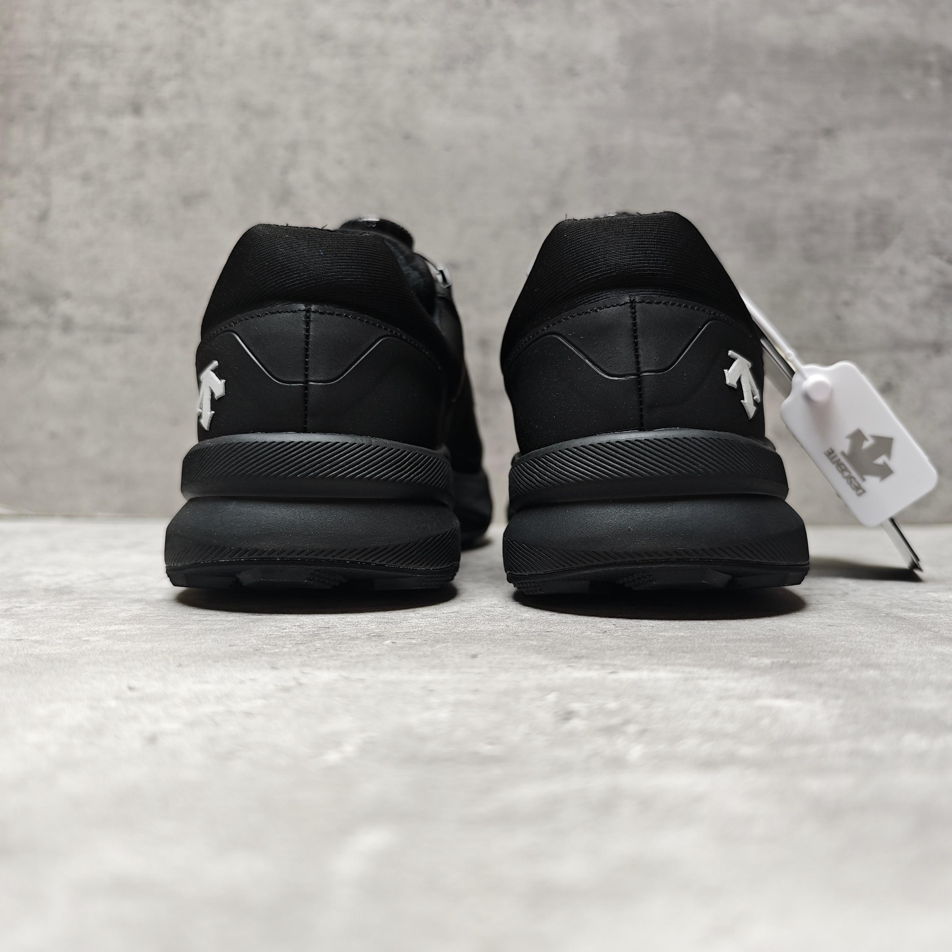 Sneakers Black M-l