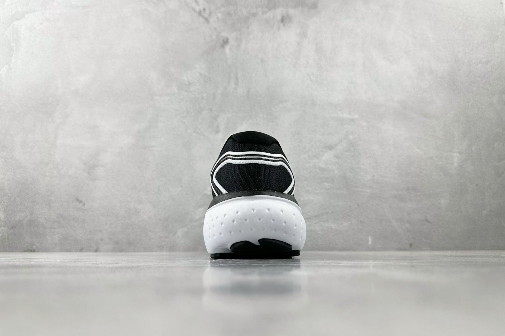 Brooks Basic Shoes White L-s