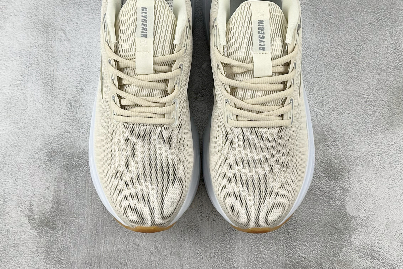 Brooks Basic Shoes White L-s