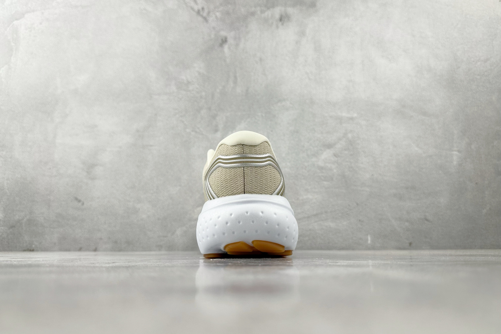 Brooks Basic Shoes White L-s