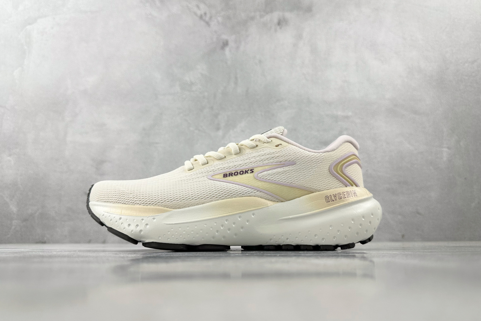Brooks Basic Shoes White L-s