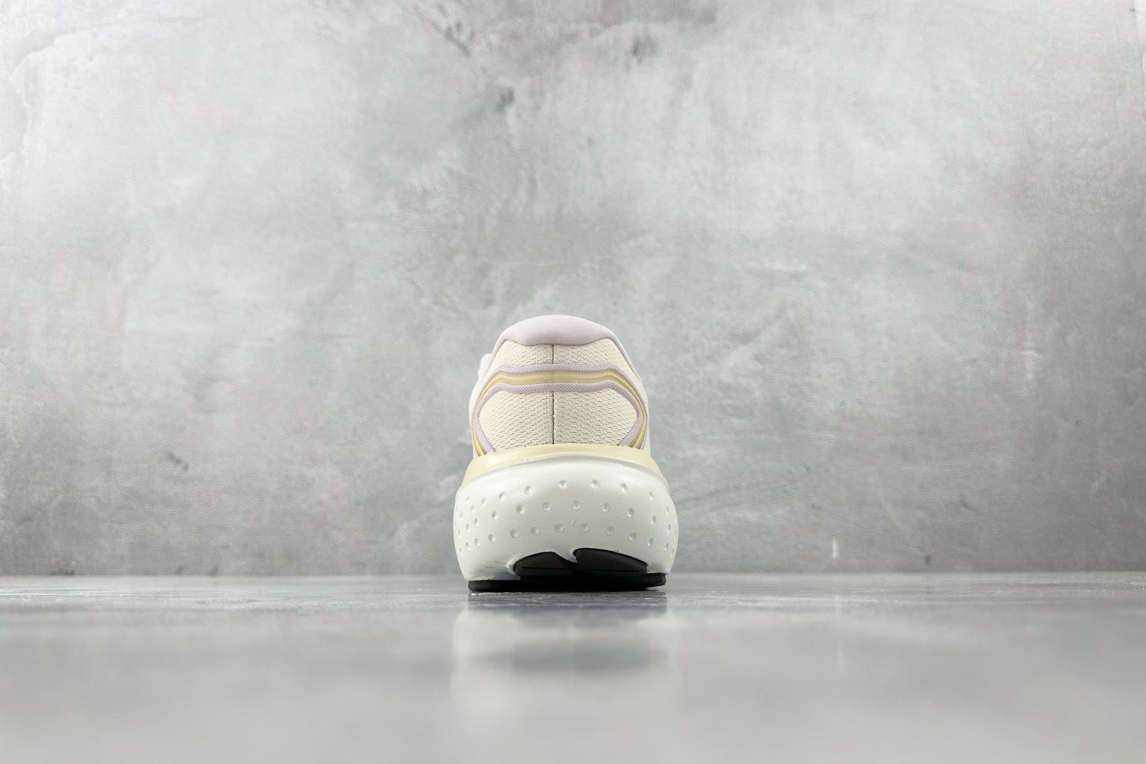 Brooks Basic Shoes White L-s