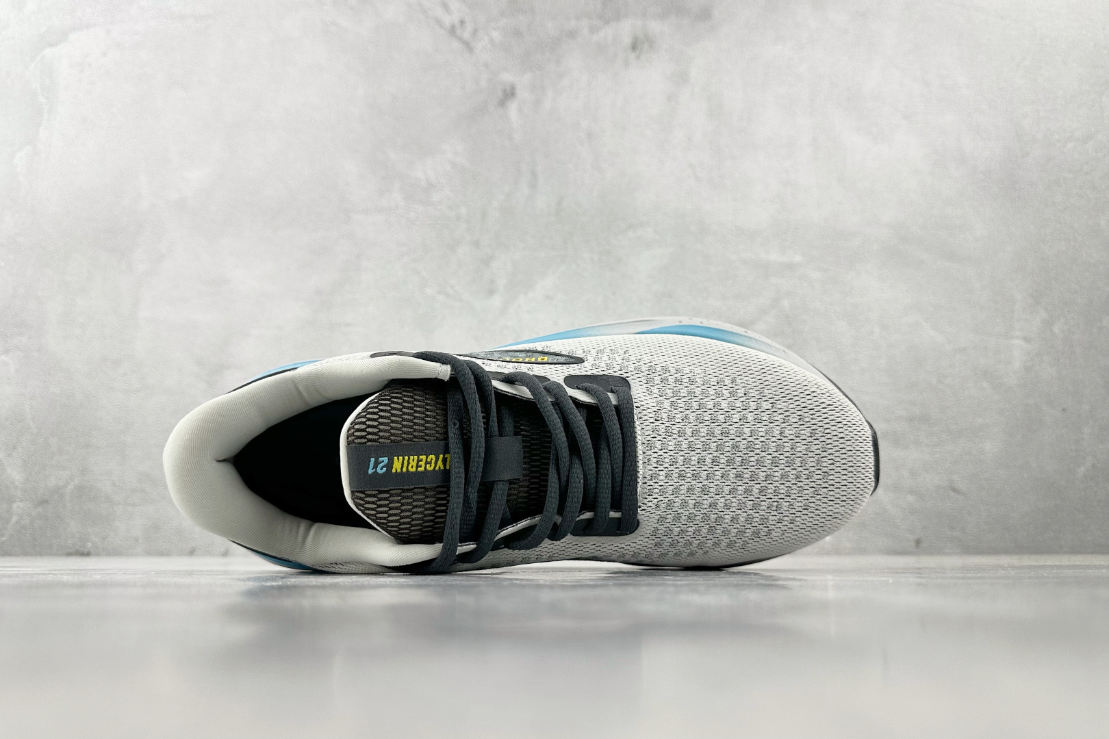 Brooks Basic Shoes White L-s