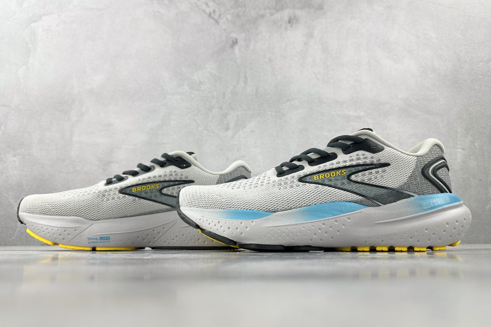 Brooks Basic Shoes White L-s