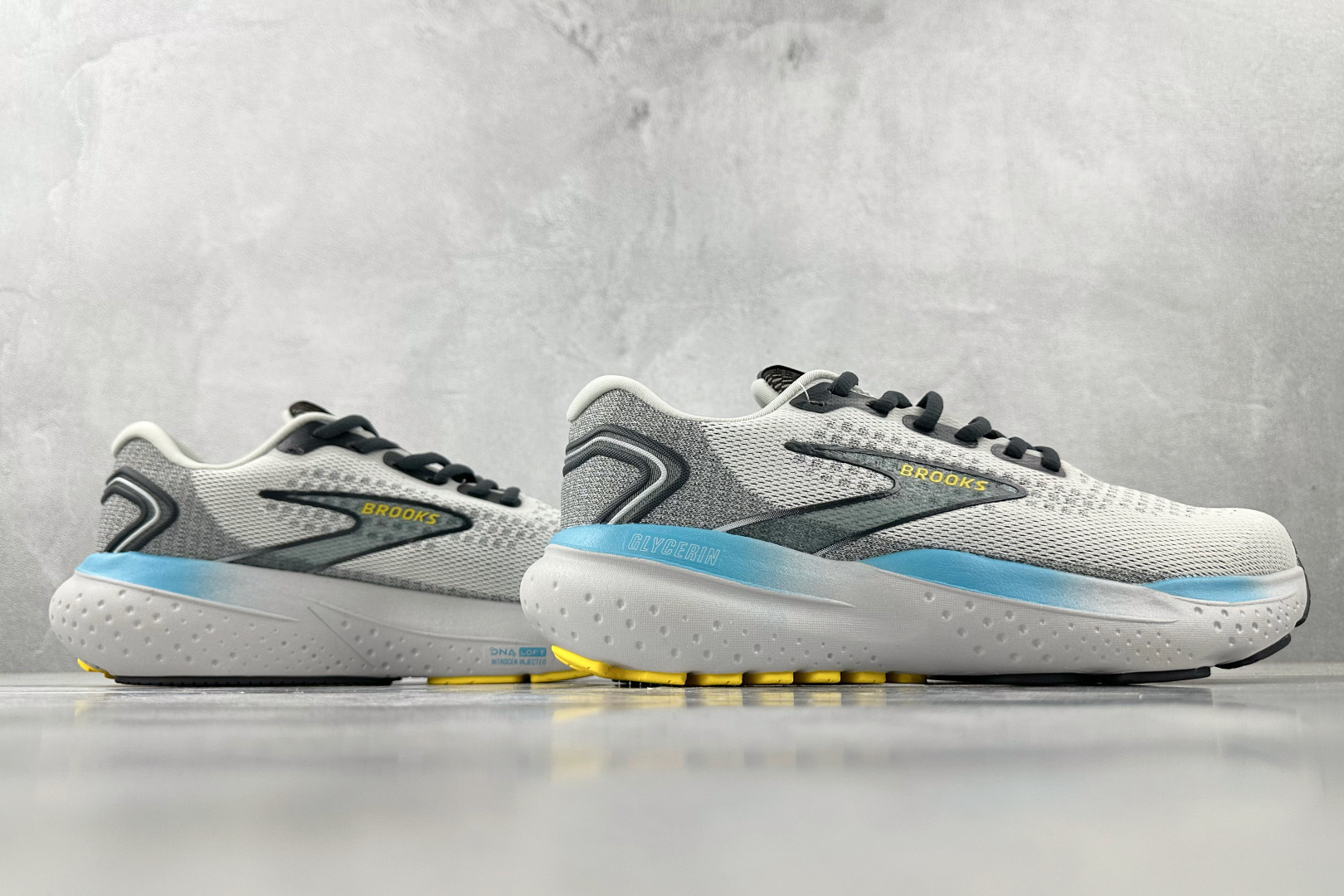 Brooks Basic Shoes White L-s