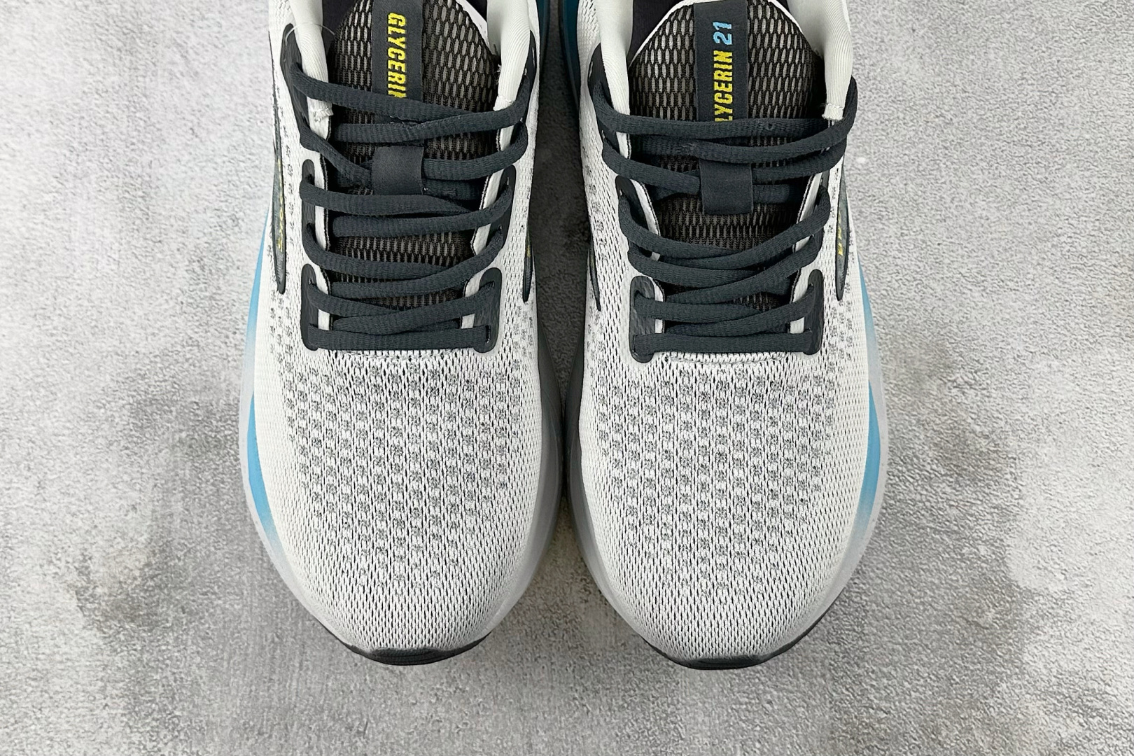 Brooks Basic Shoes White L-s