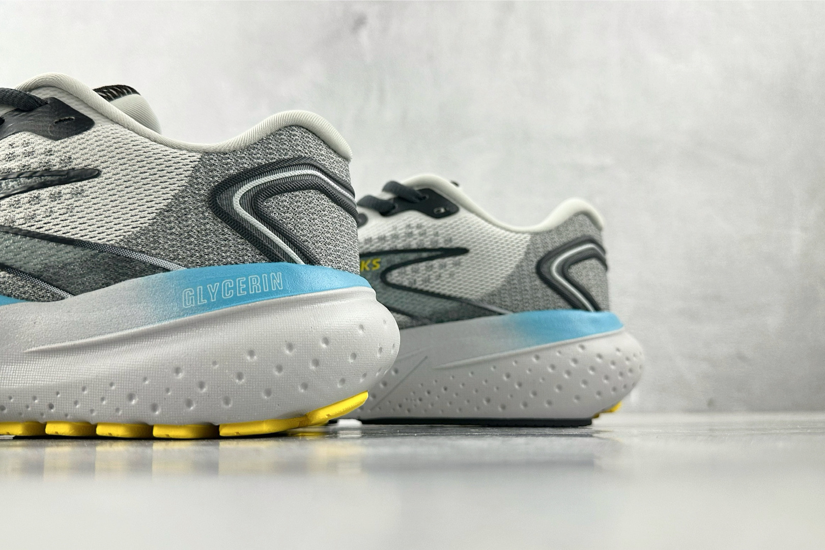 Brooks Basic Shoes White L-s