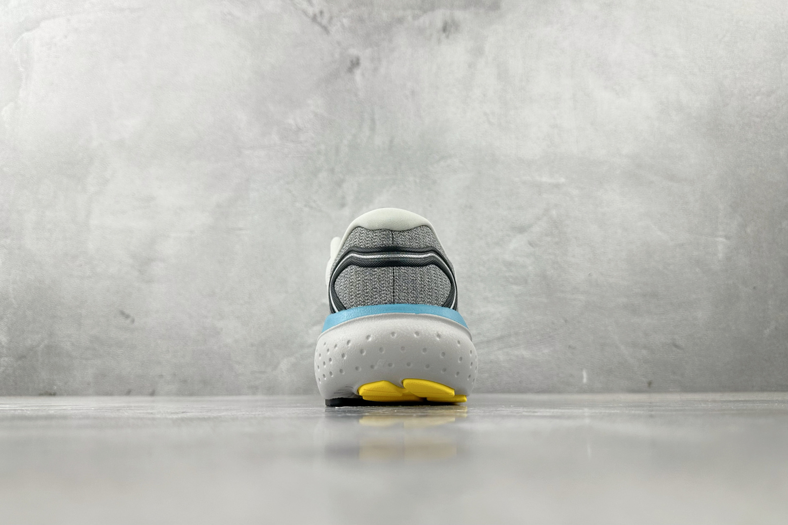 Brooks Basic Shoes White L-s