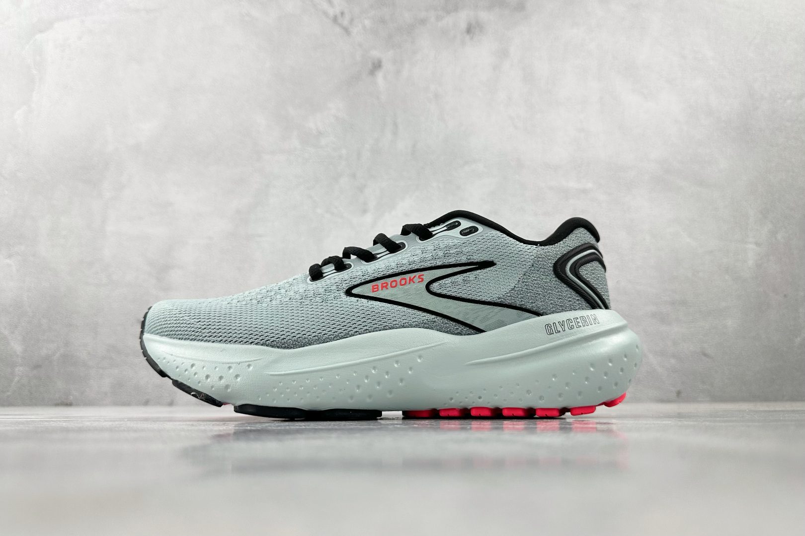 Brooks Basic Shoes White L-s