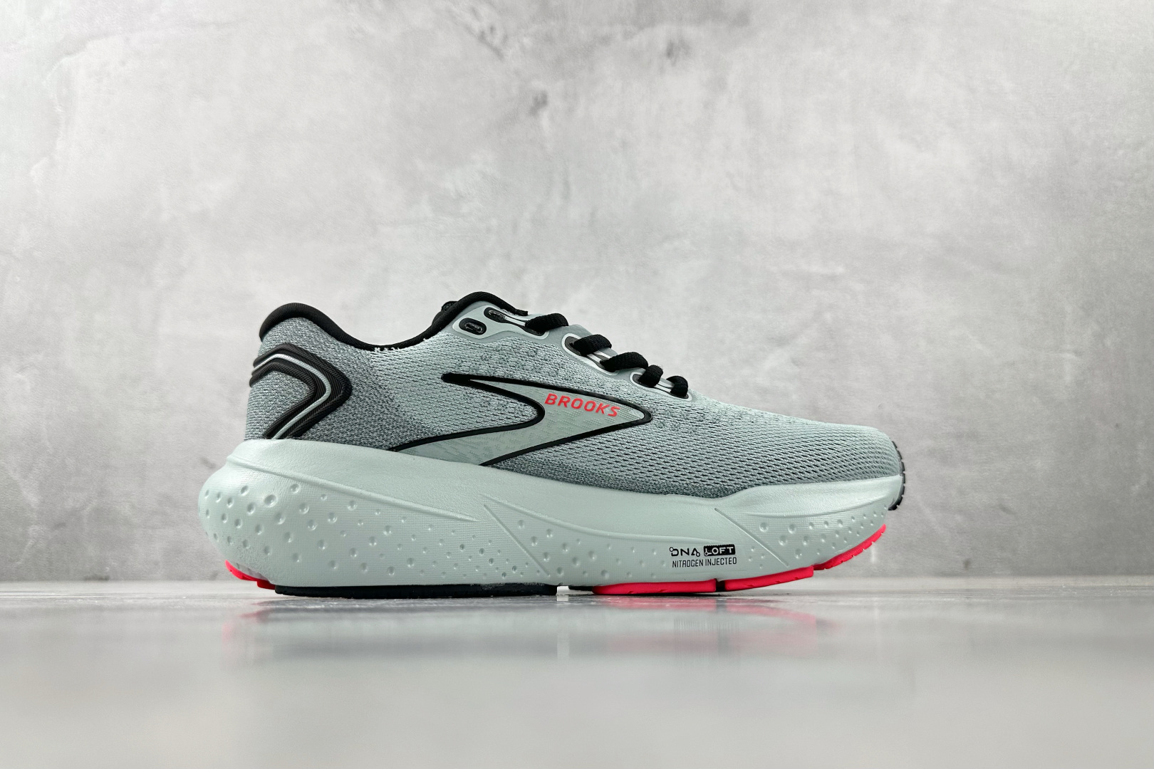 Brooks Basic Shoes White L-s