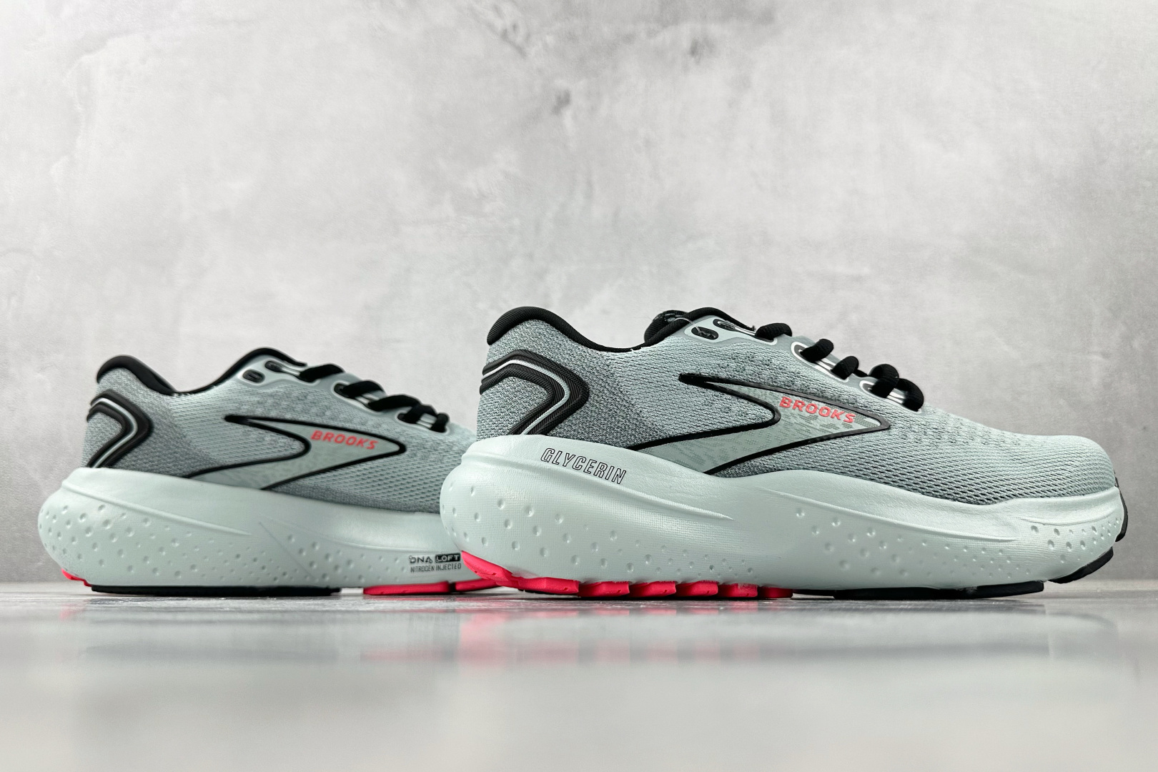 Brooks Basic Shoes White L-s