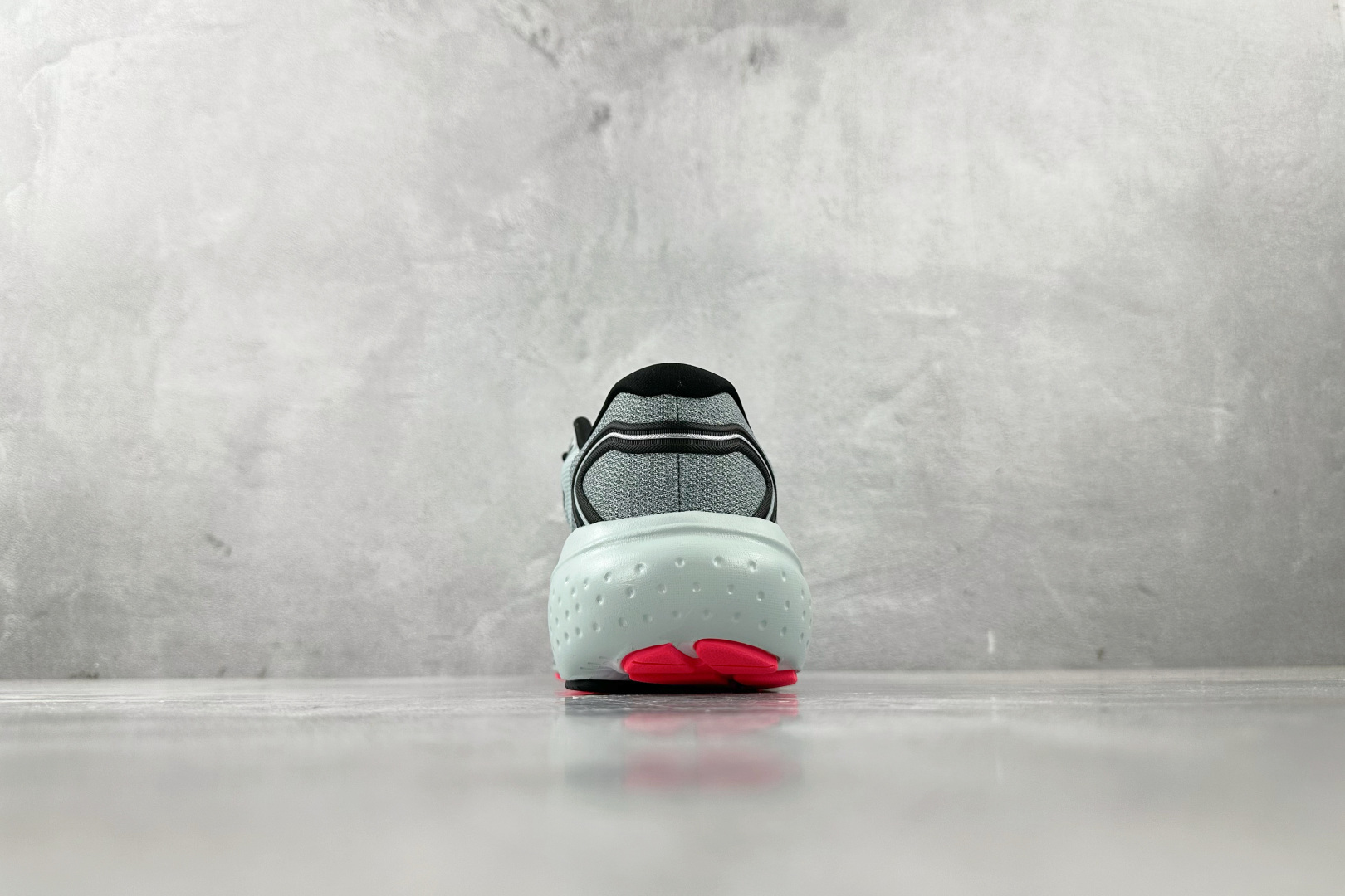 Brooks Basic Shoes White L-s