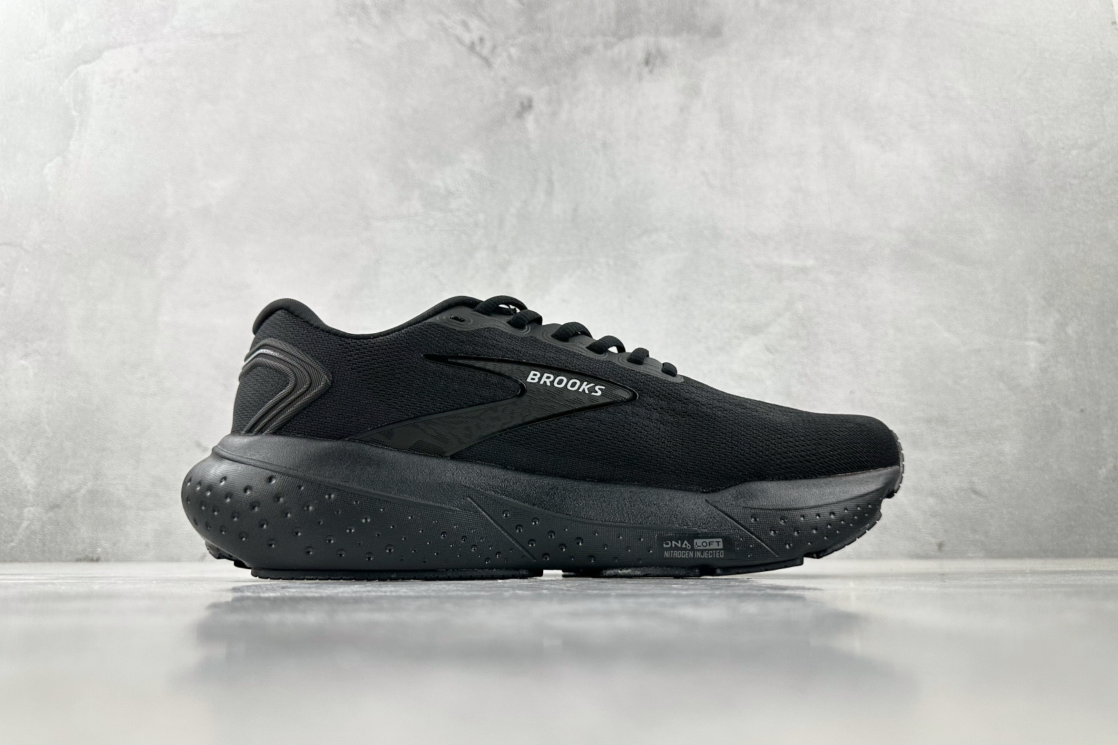 Brooks Basic Shoes White L-s