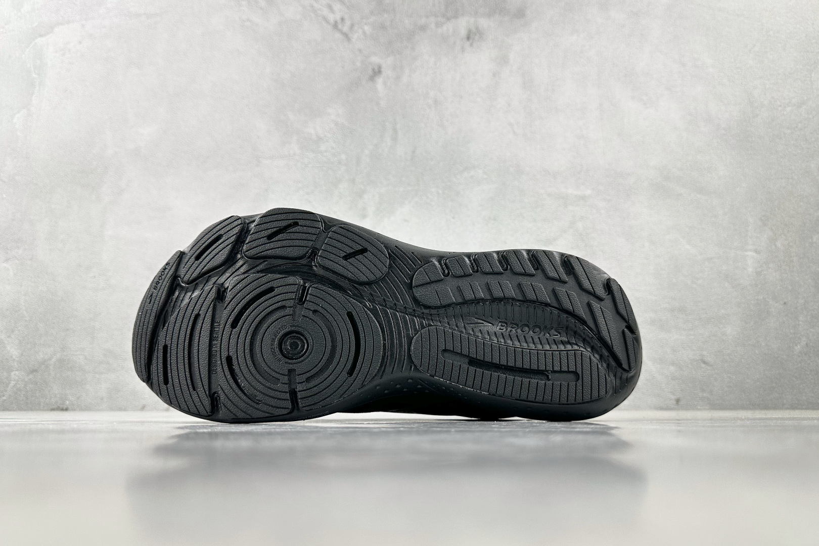 Brooks Basic Shoes White L-s