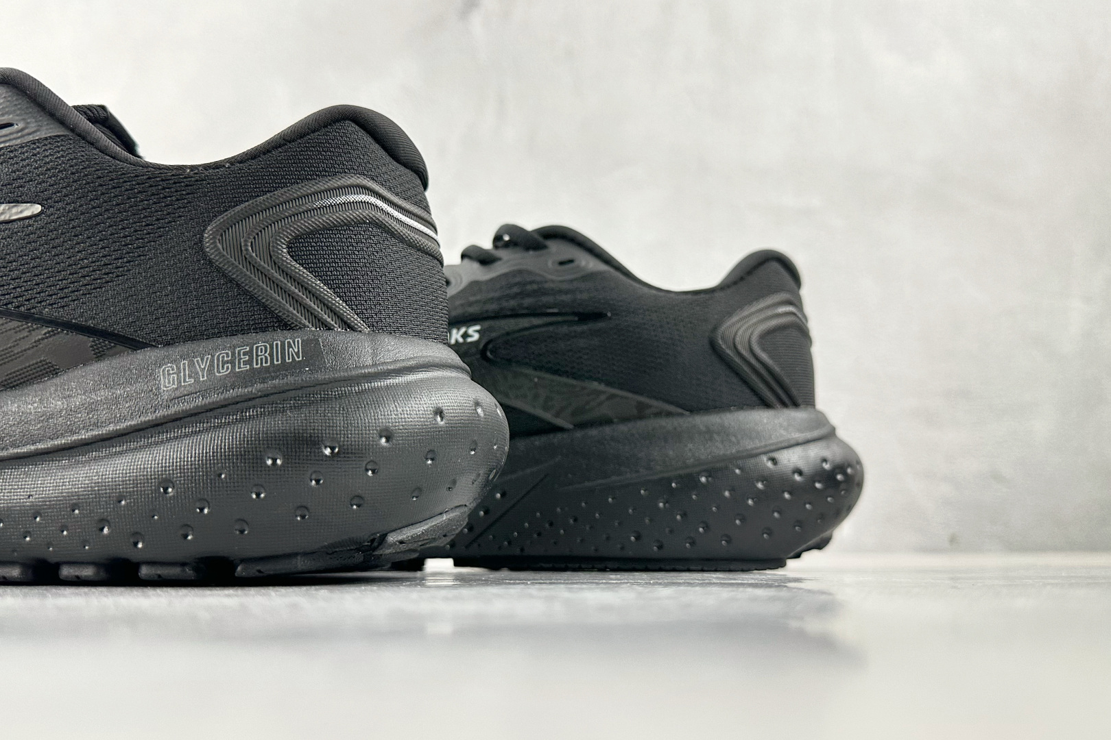 Brooks Basic Shoes White L-s