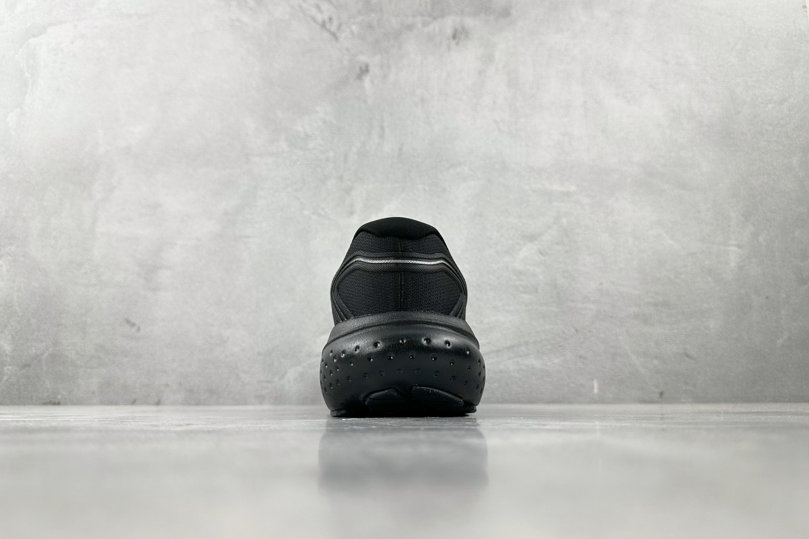 Brooks Basic Shoes White L-s