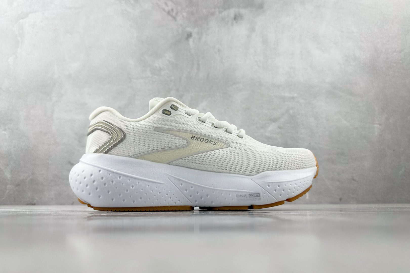 Brooks Basic Shoes White L-s