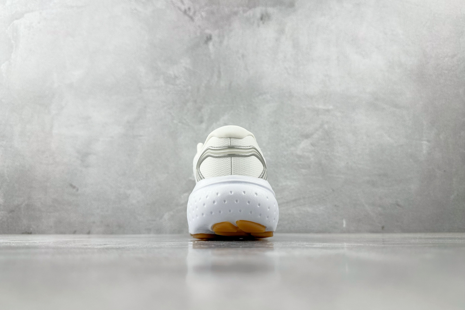 Brooks Basic Shoes White L-s