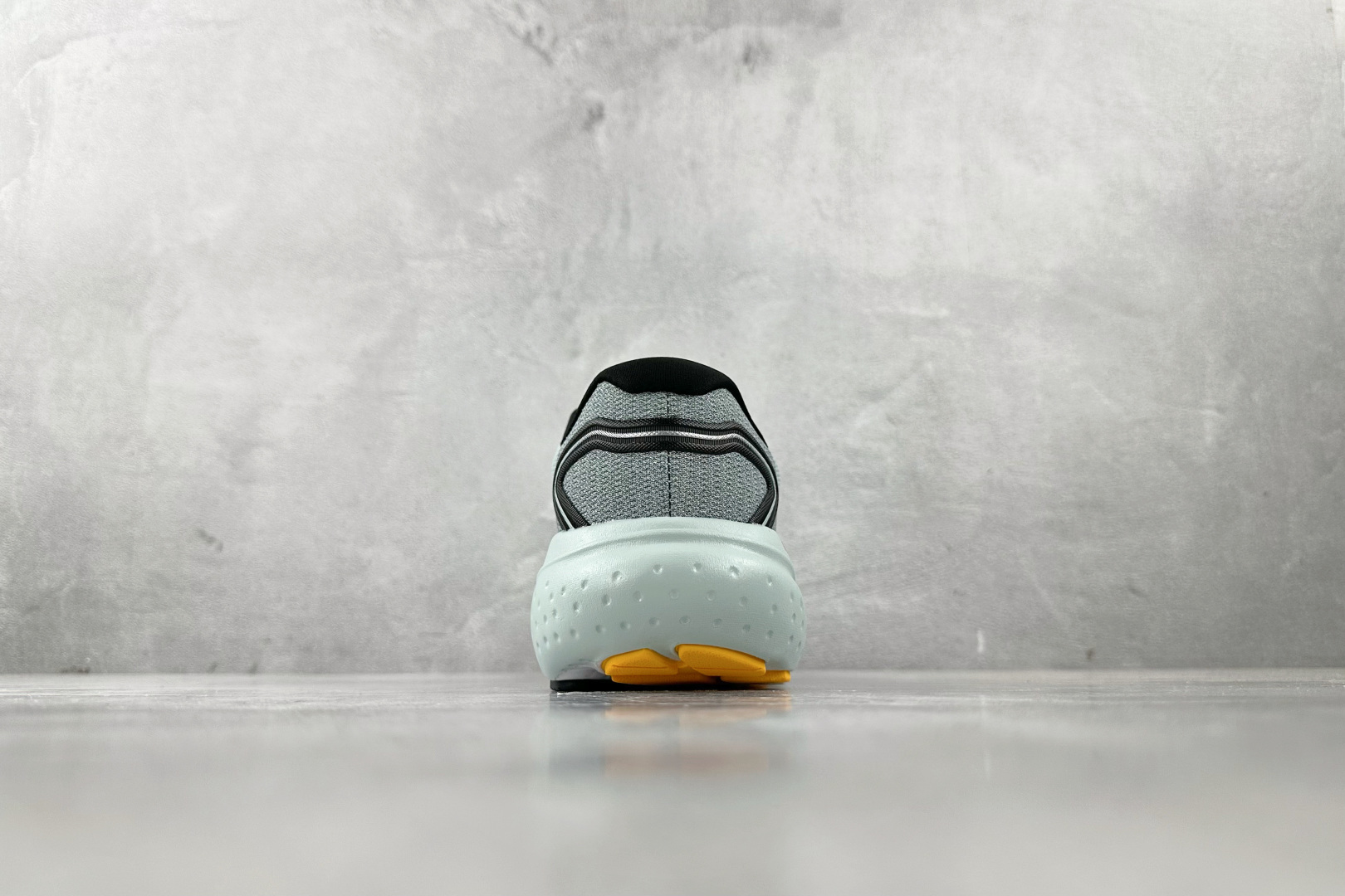 Brooks Basic Shoes White L-s