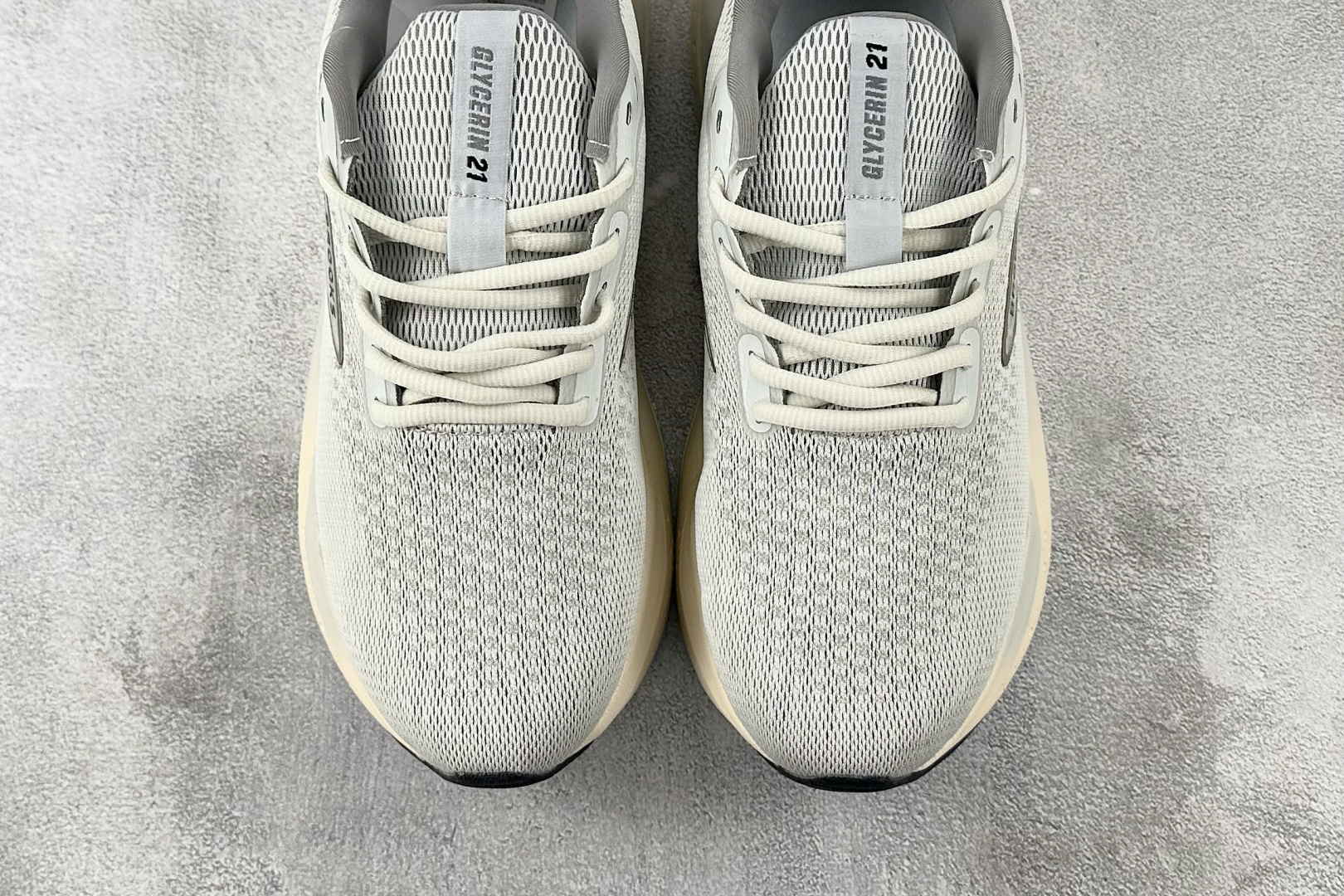 Brooks Basic Shoes White L-s