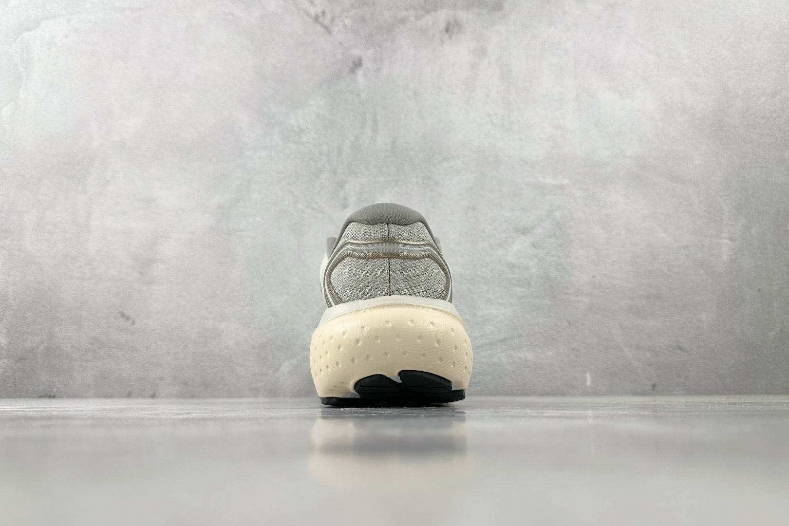 Brooks Basic Shoes White L-s