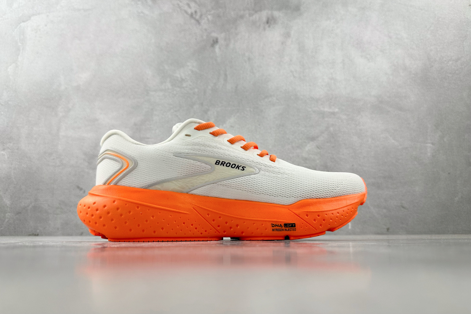 Brooks Basic Shoes White L-s