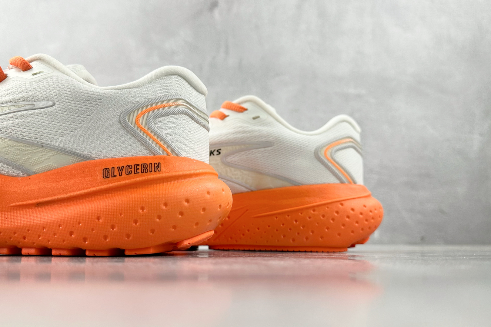 Brooks Basic Shoes White L-s