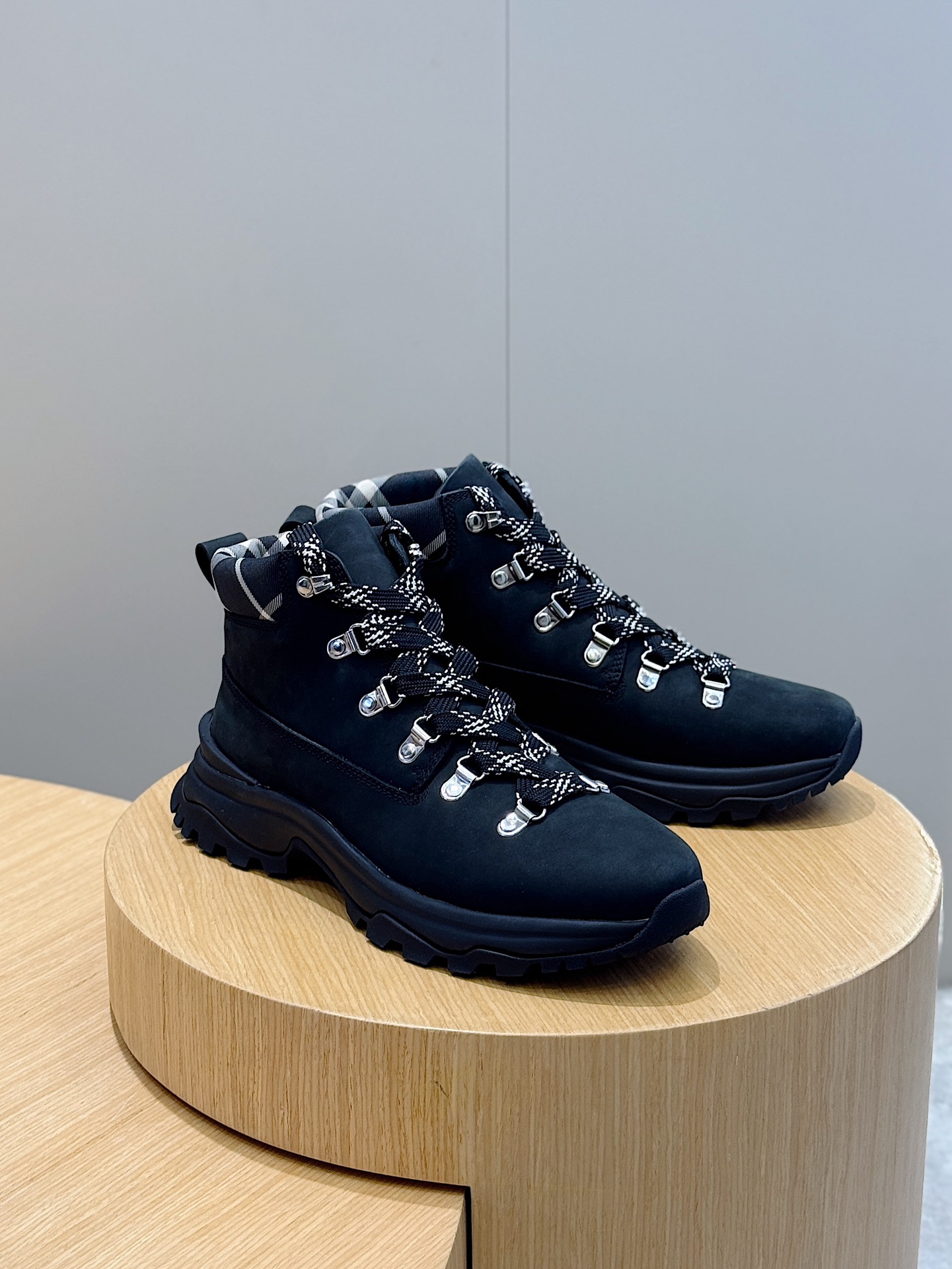 Burberry Male Sneakers S