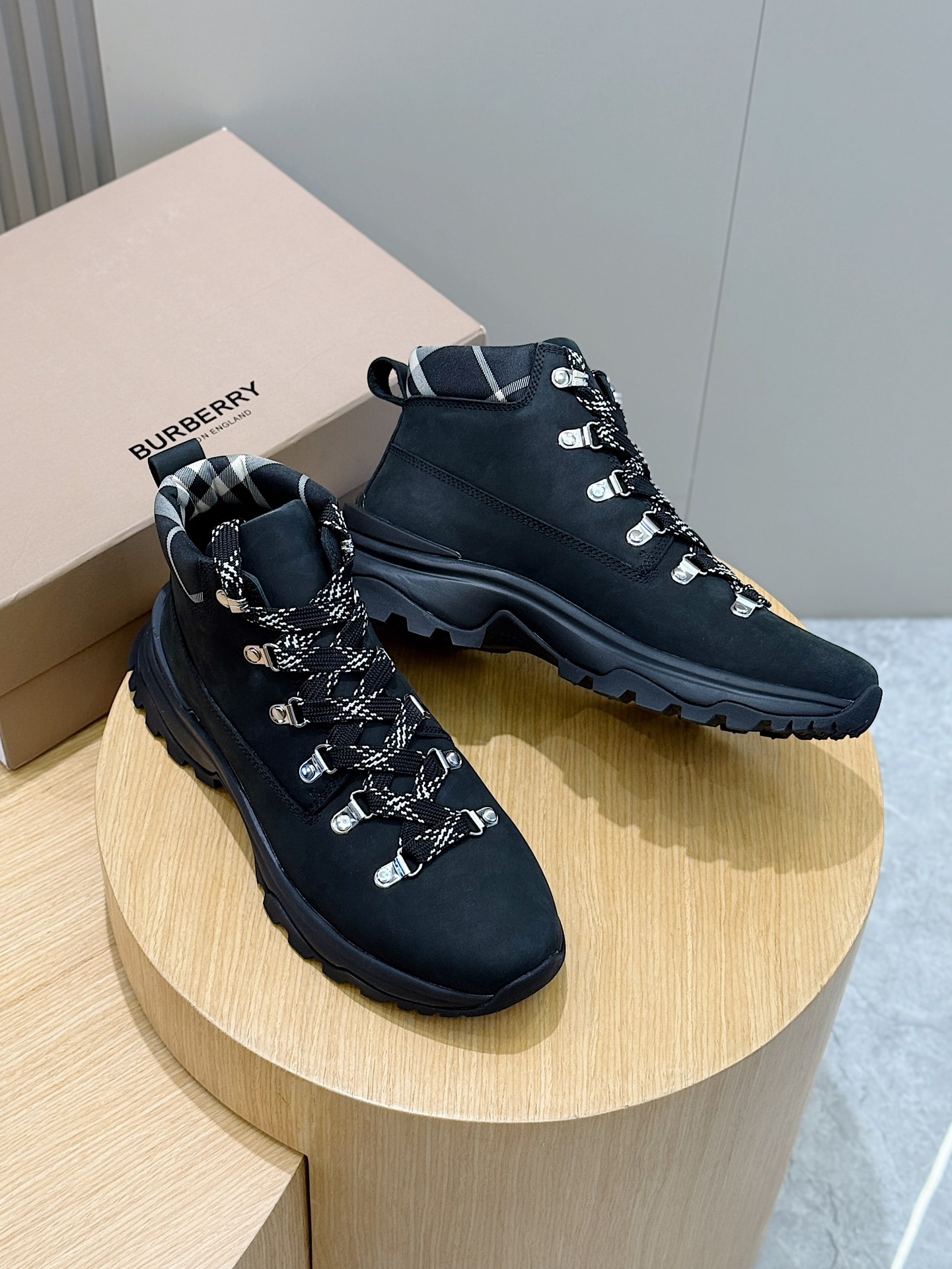 Burberry Male Sneakers S