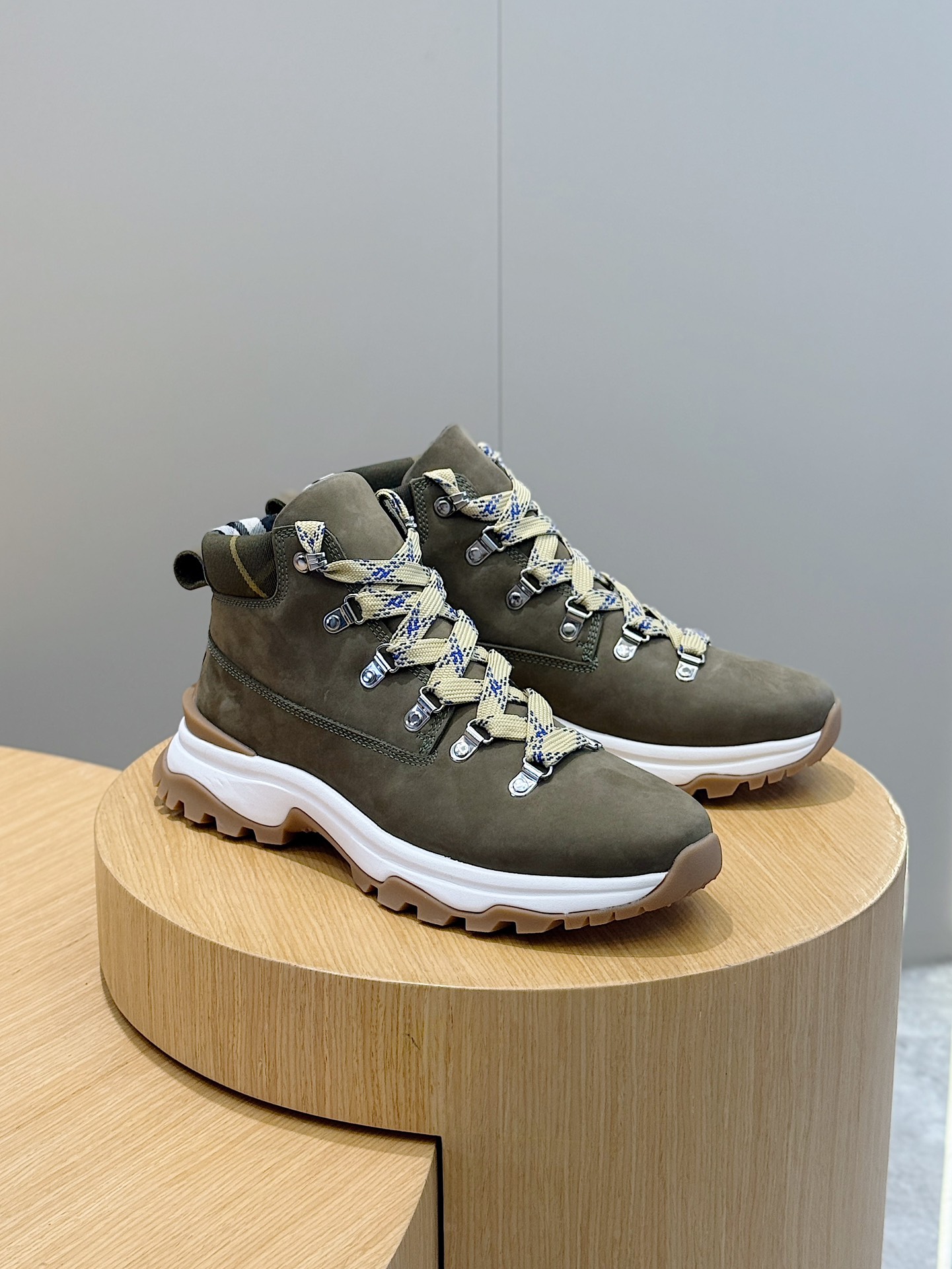 Burberry Male Sneakers S