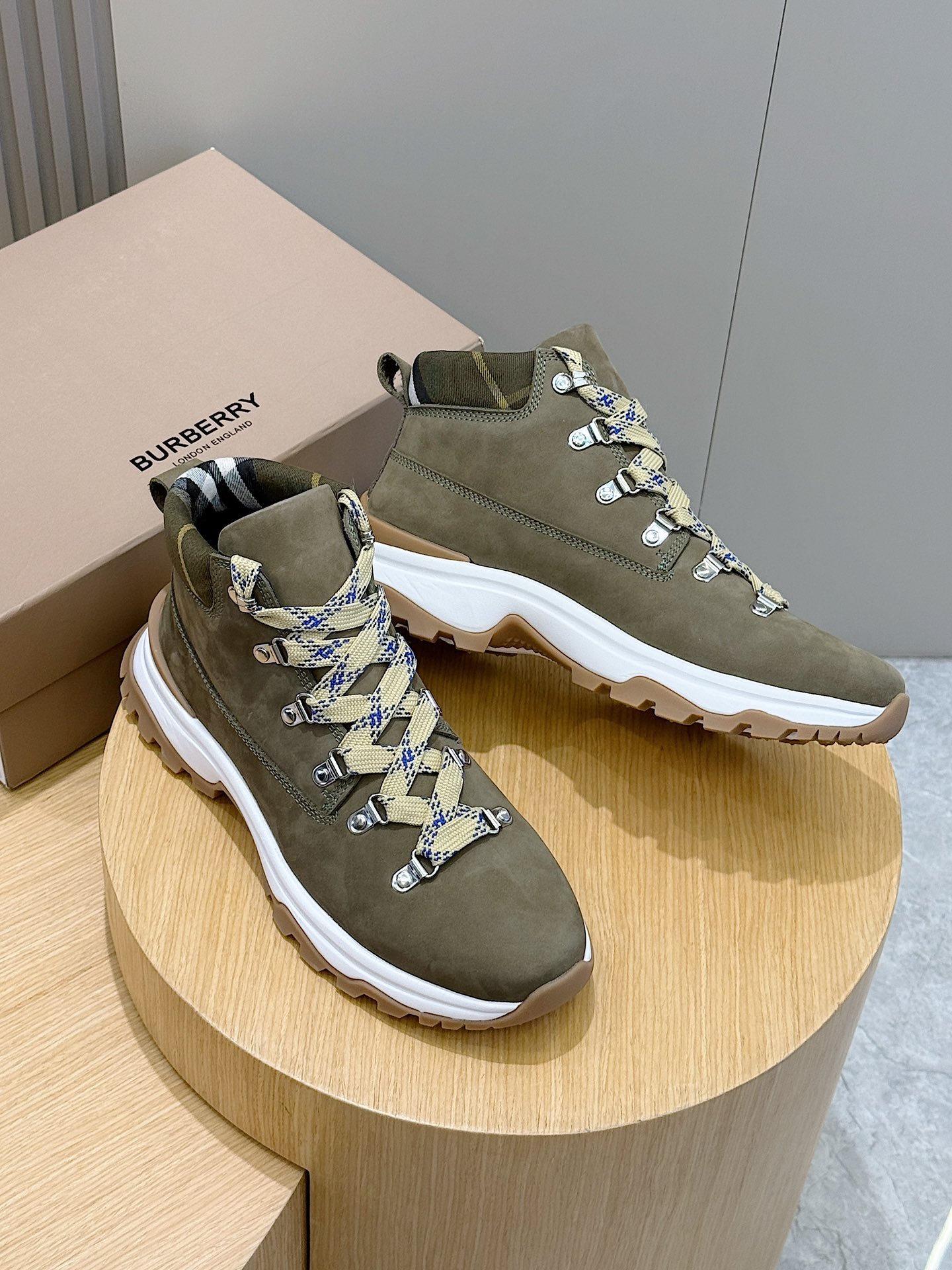 Burberry Male Sneakers S