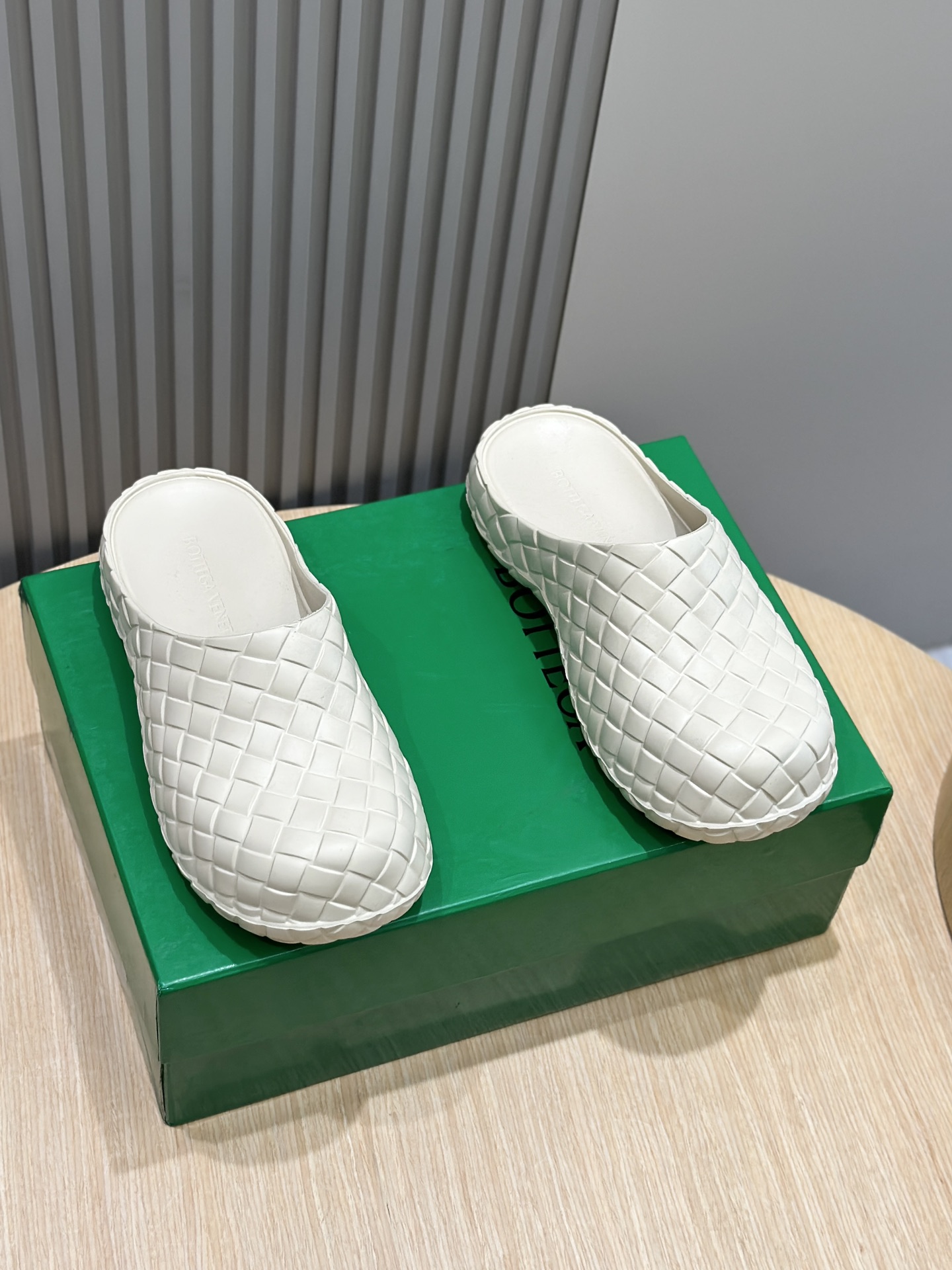 Bottega Veneta Male Sandals S