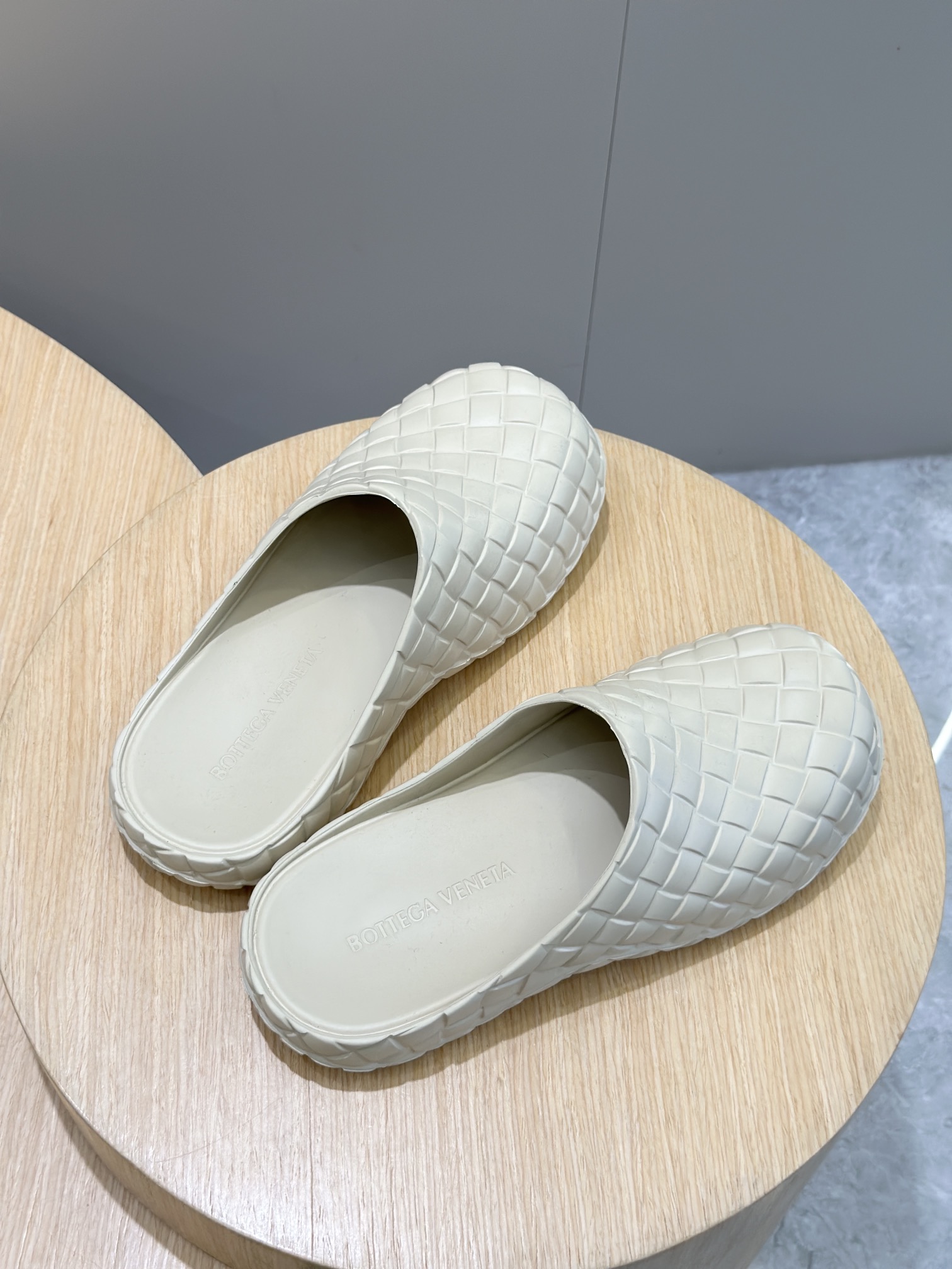 Bottega Veneta Male Sandals S