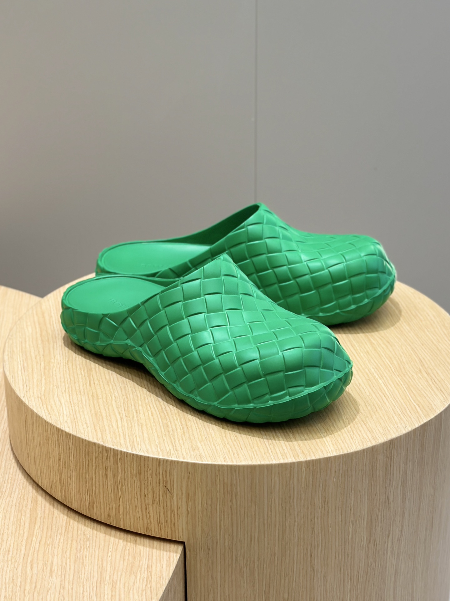 Bottega Veneta Male Sandals S