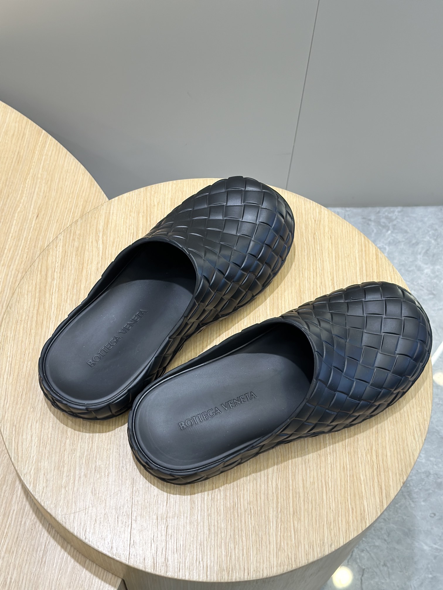 Bottega Veneta Male Sandals S