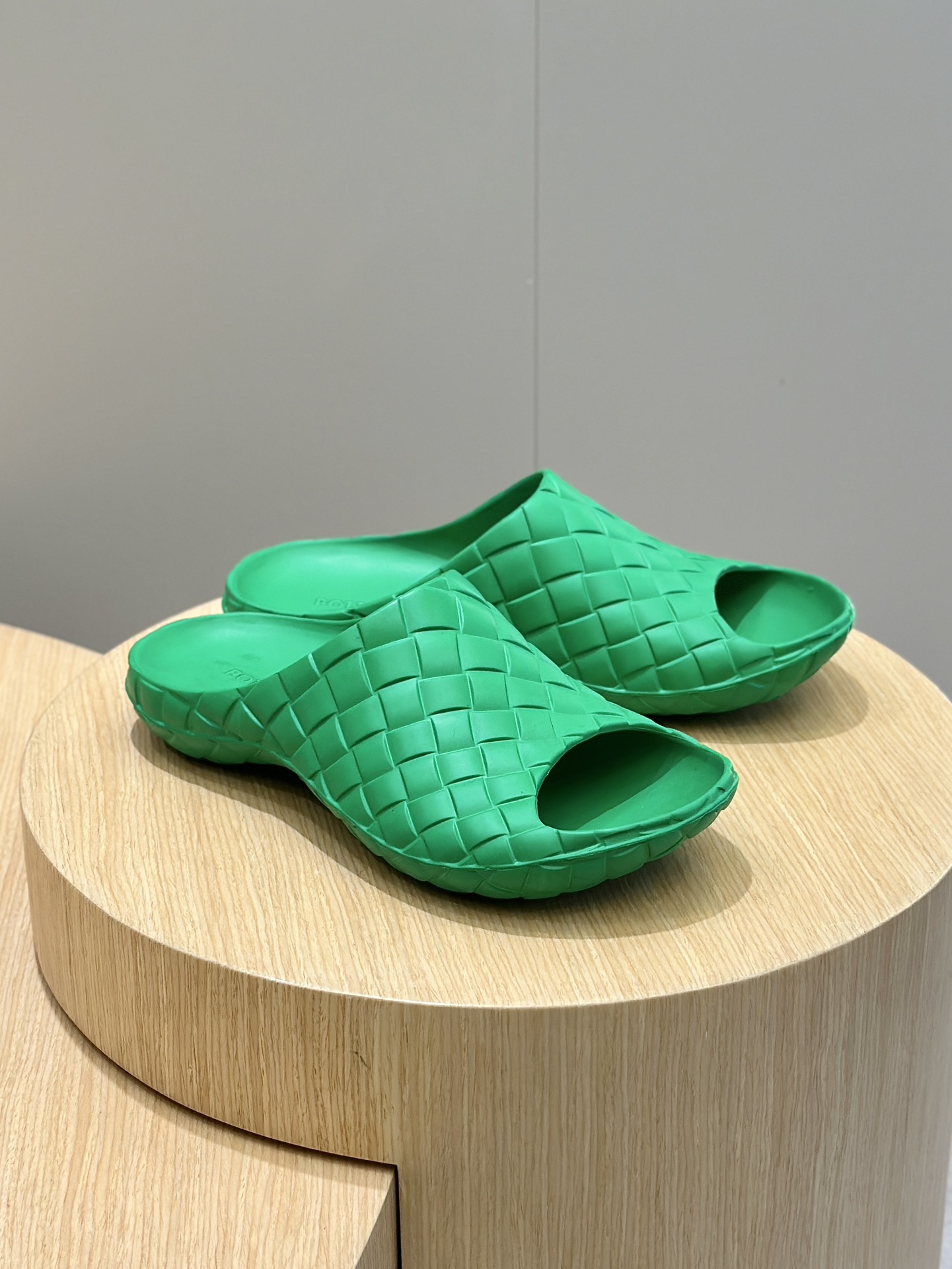 Bottega Veneta Male Sandals S