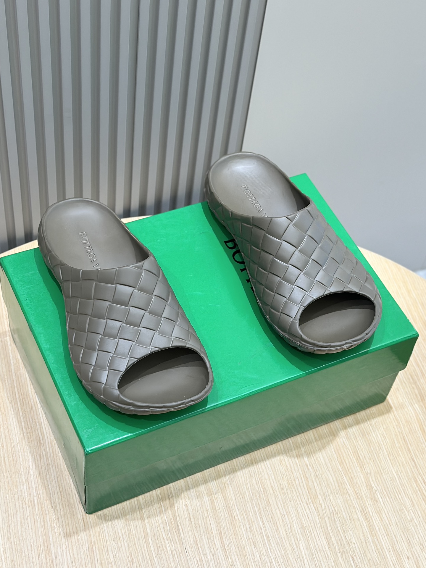 Bottega Veneta Male Sandals S