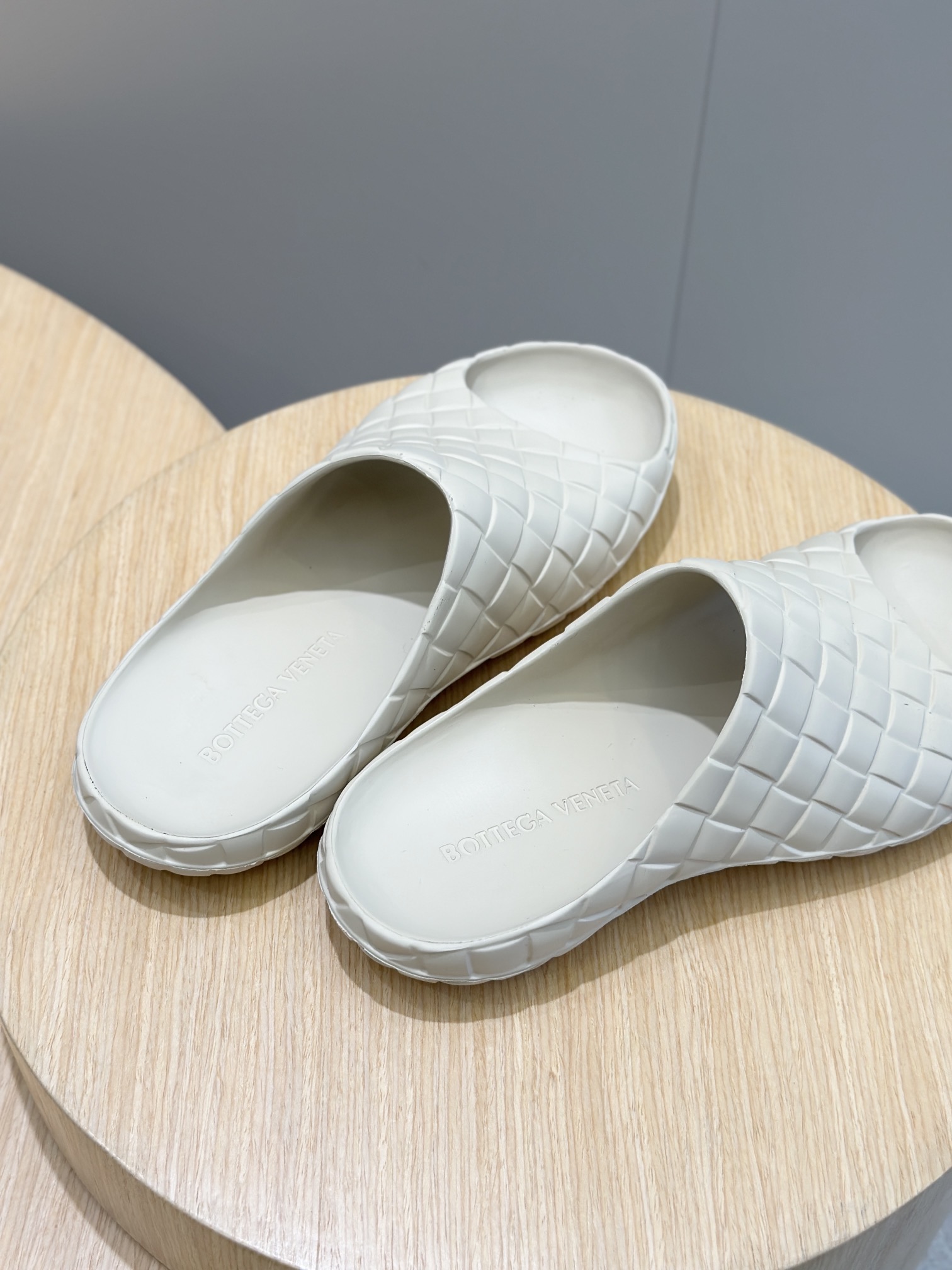 Bottega Veneta Male Sandals S